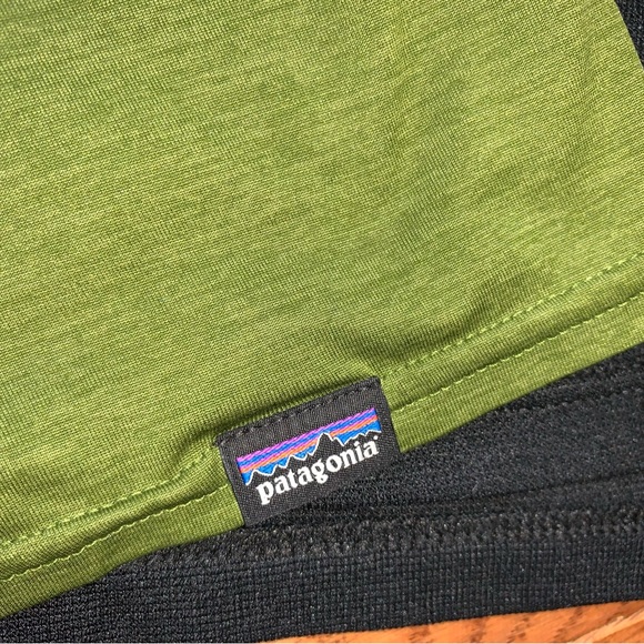 Men’s lot of Patagonia Capilene Baselayer shirts sz Medium - Picture 4 of 5